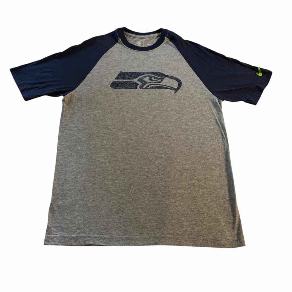Nike Seattle Seahawks Raglan Tee – Men’s Medium